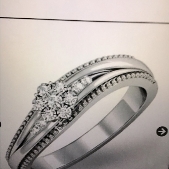 Diamond ring - Picture 2 of 3